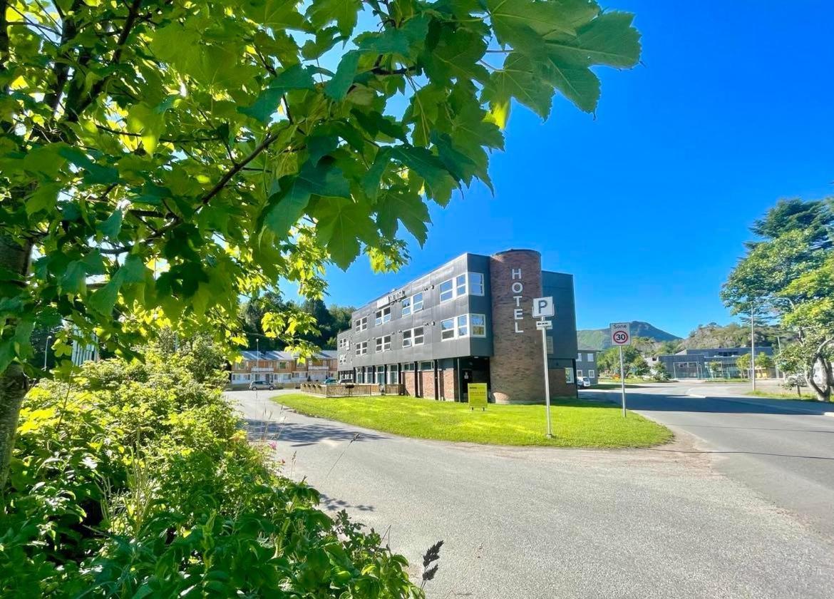 Marina Hotel Lofoten Svolvær Extérieur photo